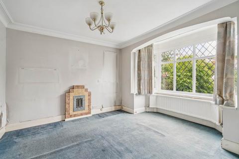 undefined, Avenue Rise, Bushey