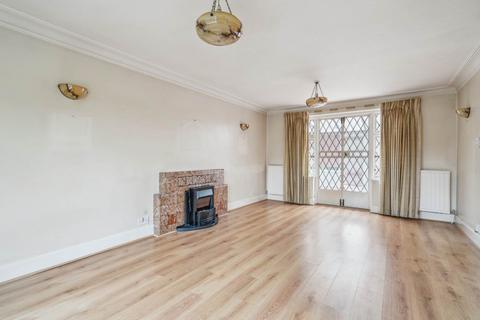 undefined, Avenue Rise, Bushey