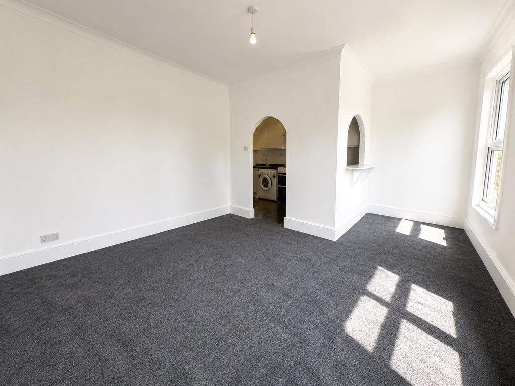 Selhurst Road, South Norwood, SE25 - View 3