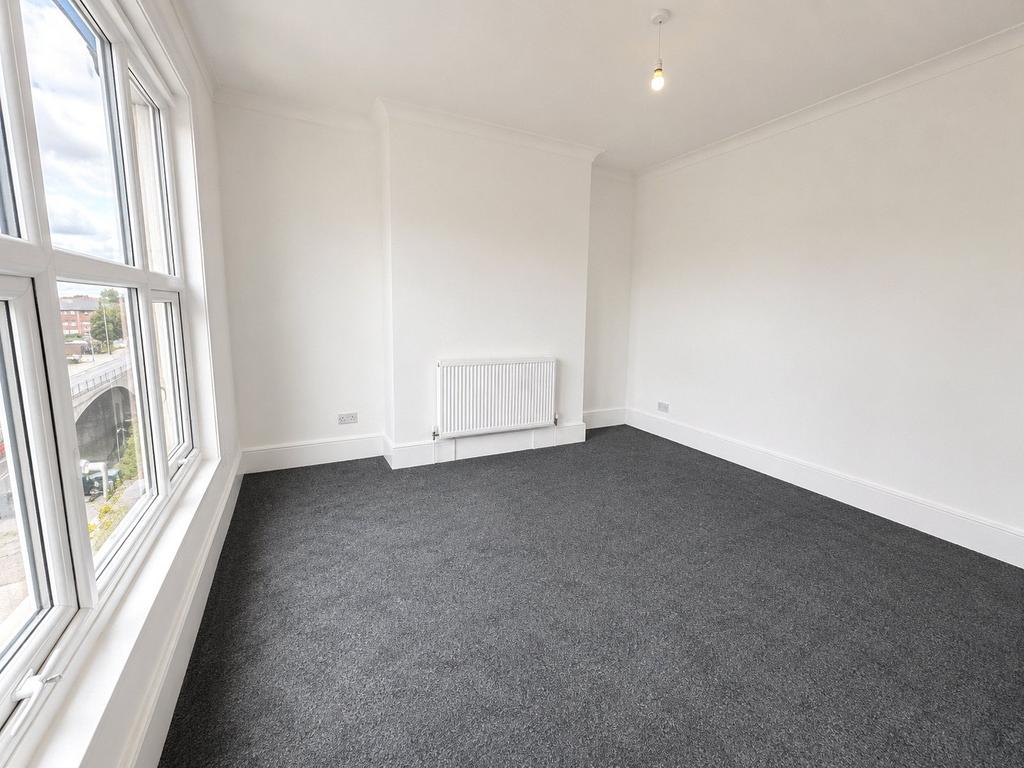 Selhurst Road, South Norwood, SE25 - View 6