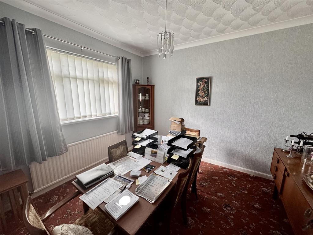 Dining Room/Bedroom 3