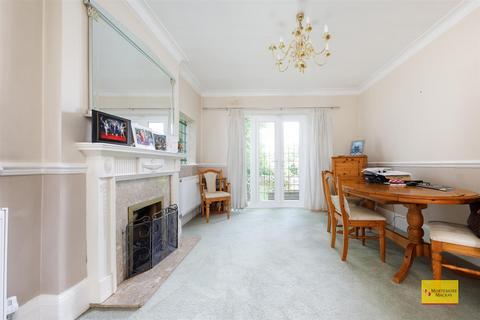 4 bedroom detached house for sale, Houndsden Road, London