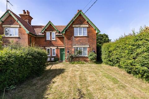 3 bedroom cottage for sale, Stewards Green Road, Epping