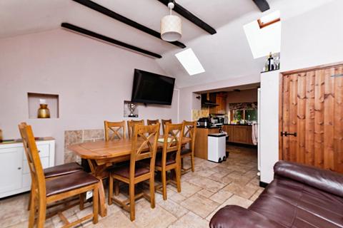 Greengates Berthon Road, Little Mill, Pontypool, NP4 0HL