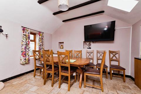 Greengates Berthon Road, Little Mill, Pontypool, NP4 0HL