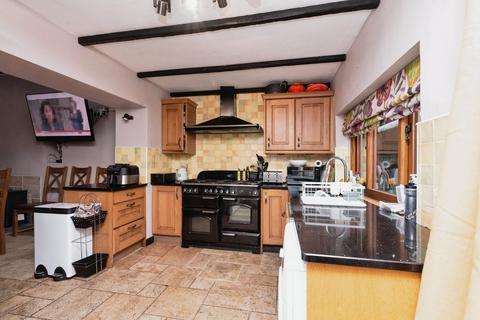 Greengates Berthon Road, Little Mill, Pontypool, NP4 0HL