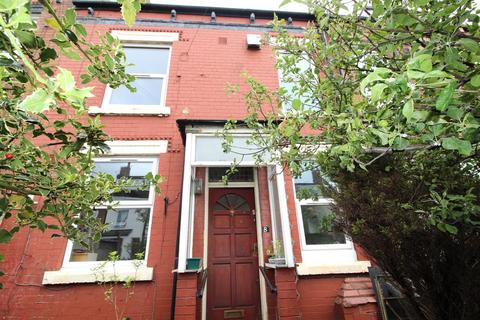 2 bedroom terraced house to rent, Clifton Avenue, Harehills