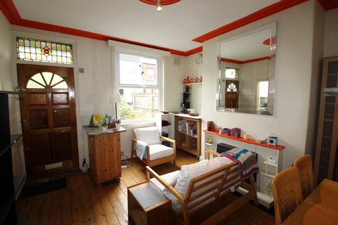 2 bedroom terraced house to rent, Clifton Avenue, Harehills