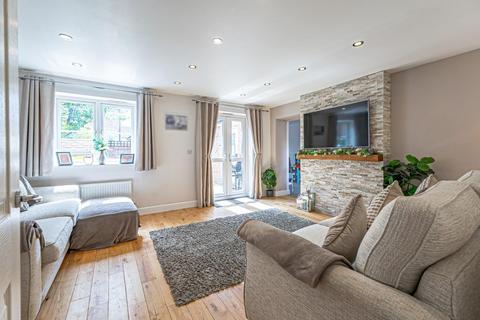 11 Plover Road, Leighton Buzzard, LU7 4AW