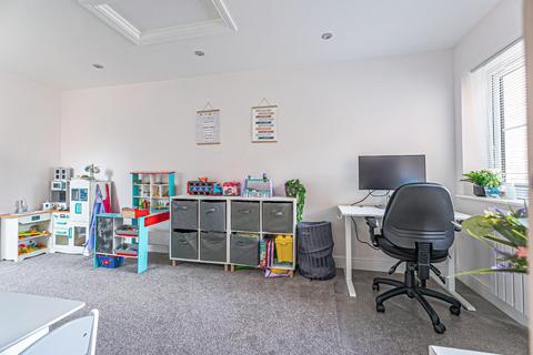 11 Plover Road, Leighton Buzzard, LU7 4AW
