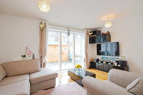 3 bedroom end of terrace house for sale, Downton Mews, Erith DA8