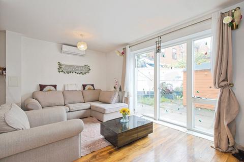 3 bedroom end of terrace house for sale, Downton Mews, Erith DA8