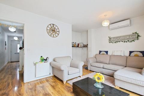 3 bedroom end of terrace house for sale, Downton Mews, Erith DA8