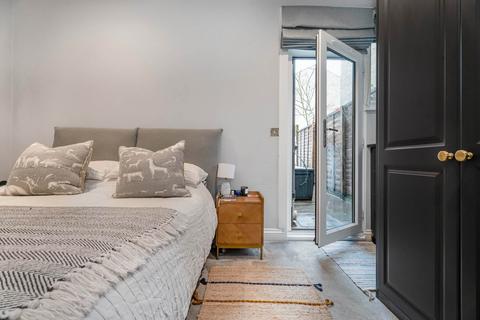 2 bedroom flat for sale, Hornsey Lane Gardens, London N6