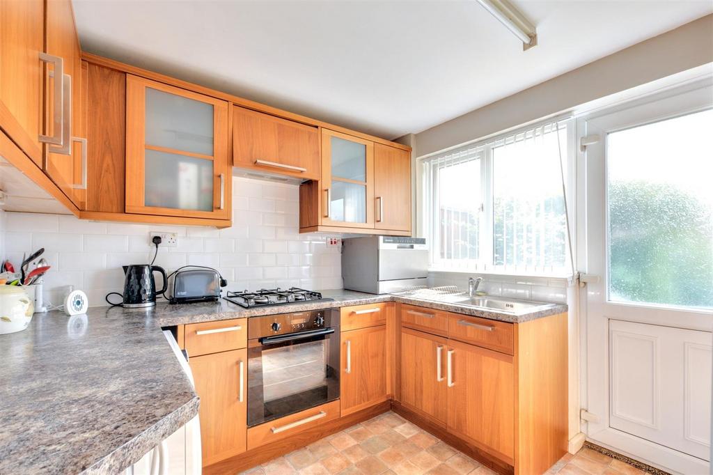 Kitchen 1.jpeg