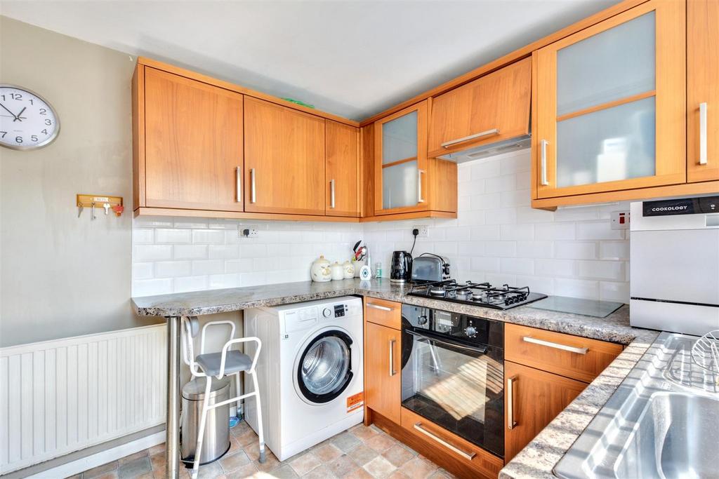 Kitchen 2.jpeg