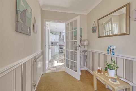 16 Rodbridge Drive, Southend-on-sea, SS1 3DF