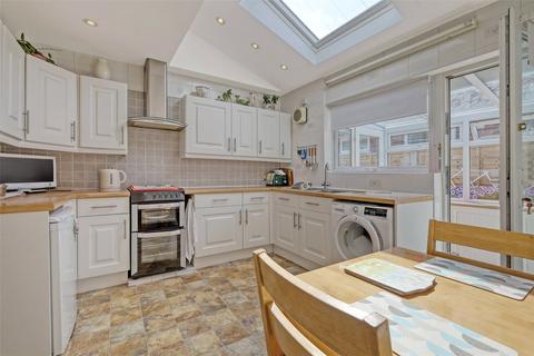 16 Rodbridge Drive, Southend-on-sea, SS1 3DF