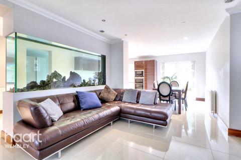 5 bedroom detached house for sale, Lavender Avenue, LONDON