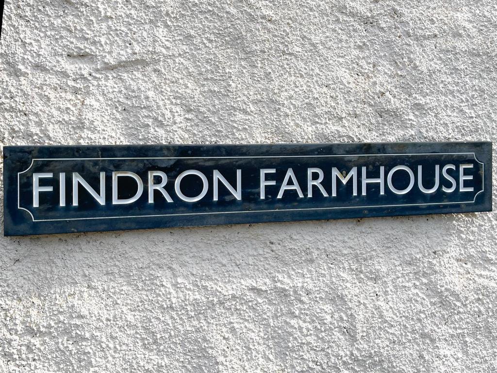 Findron Farmhouse Sign