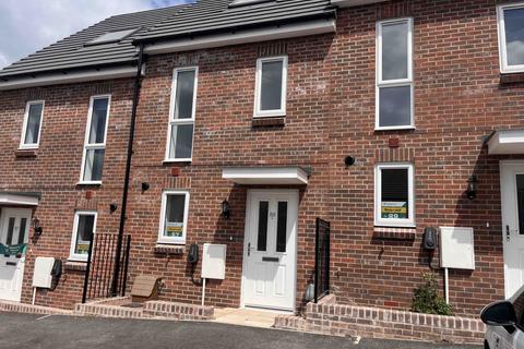 3 bedroom terraced house to rent, 89 Mallard Way, GL15 5FZ