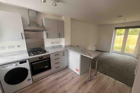 3 bedroom terraced house to rent, 89 Mallard Way, GL15 5FZ