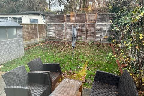 58 North Drive, Hounslow, TW3 1PU