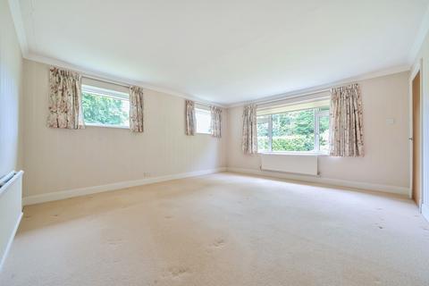 2 bedroom bungalow for sale, Edward Road, Farnham, GU9