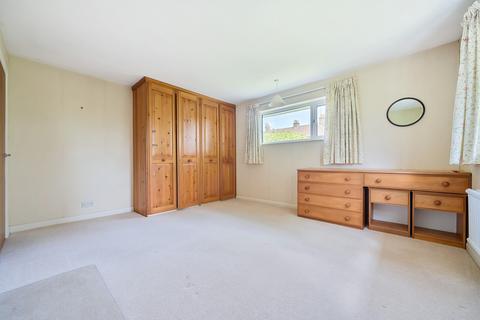 2 bedroom bungalow for sale, Edward Road, Farnham, GU9