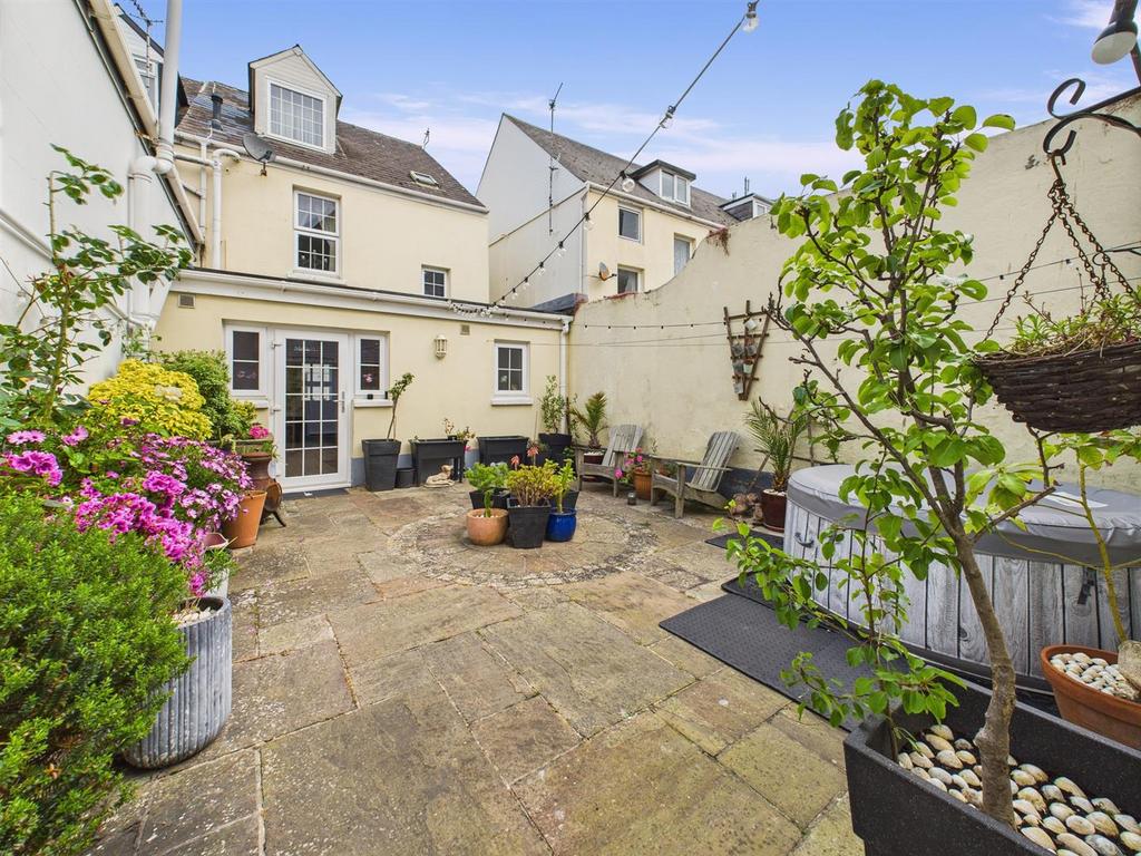 CAM04099 G0-PR0115-STILL013.jpg