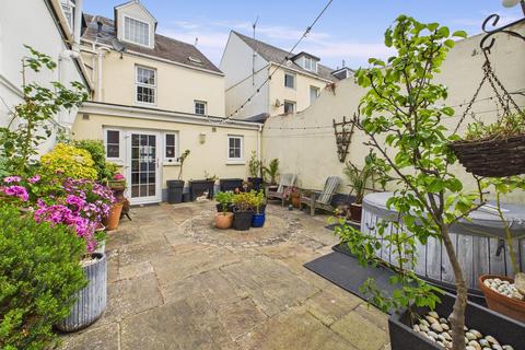 Sole Agent - A Well Presented, Spacious Three Bedroom Home