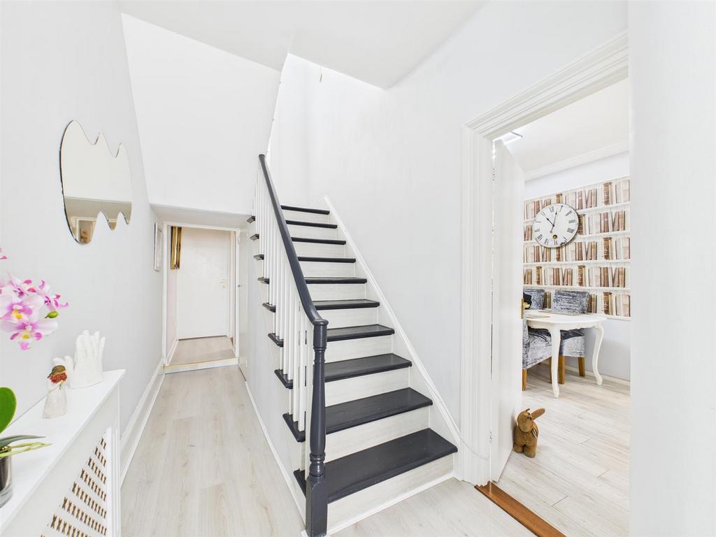 CAM04099 G0-PR0117-STILL002.jpg