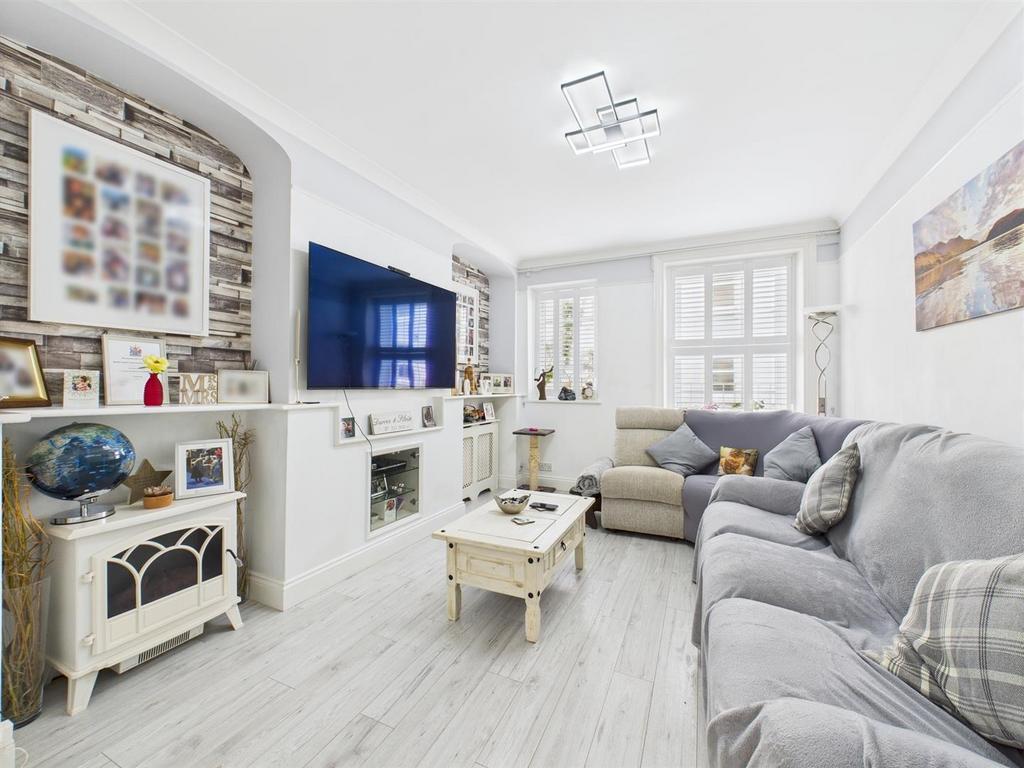 CAM04099 G0-PR0115-STILL003.jpg