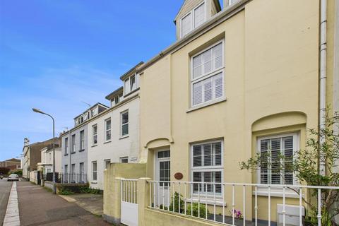 Sole Agent - A Well Presented, Spacious Three Bedroom Home
