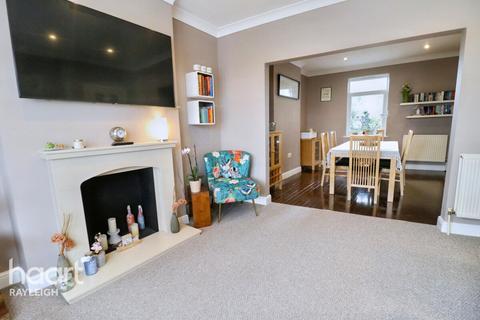 4 bedroom end of terrace house for sale, Eastwood Road, Rayleigh
