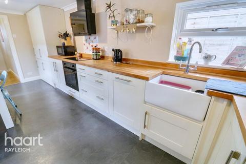 4 bedroom end of terrace house for sale, Eastwood Road, Rayleigh