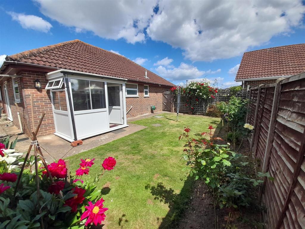 Rear garden 11.jpg