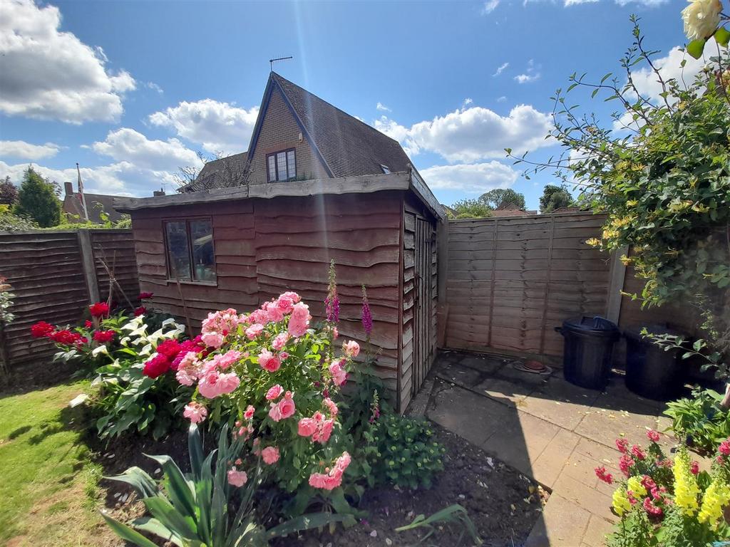 Rear garden 2.jpg
