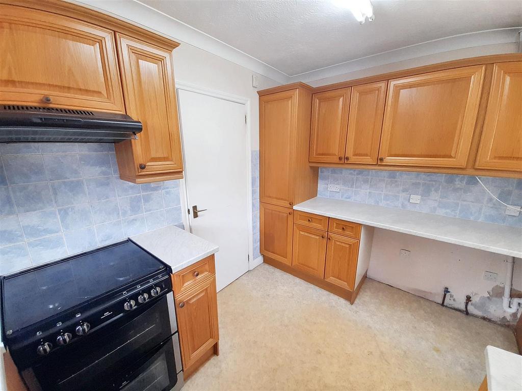 Kitchen 1 new.jpg