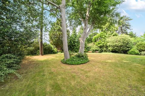 undefined, Oatlands Avenue, Weybridge, KT13