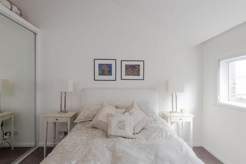 1 bedroom apartment to rent, Priory House, London EC4V