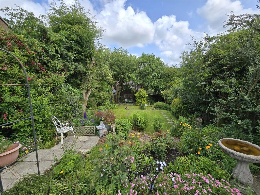 Large Gardens