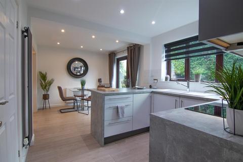 24 Hardy Close, Cheadle, Stoke-on-trent, ST10 1XQ