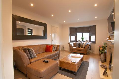 24 Hardy Close, Cheadle, Stoke-on-trent, ST10 1XQ