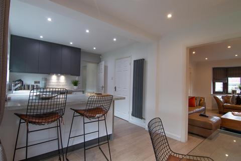 24 Hardy Close, Cheadle, Stoke-on-trent, ST10 1XQ