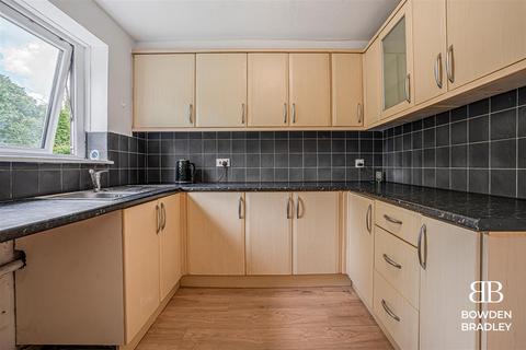 2 bedroom flat for sale, Trotwood, Chigwell