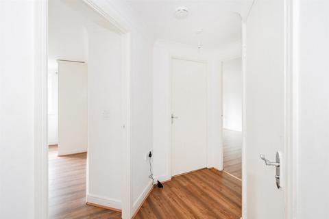 2 bedroom flat for sale, Lockwood Place, Chingford