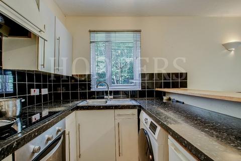 1 bedroom ground floor flat for sale, Harp Island Close, London, NW10