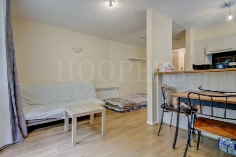 1 bedroom ground floor flat for sale, Harp Island Close, London, NW10