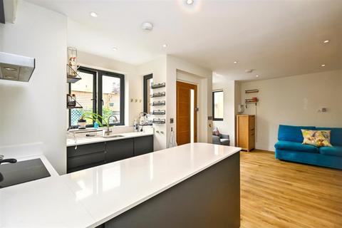 2 bedroom semi-detached house for sale, Tideswell Road, Eastbourne
